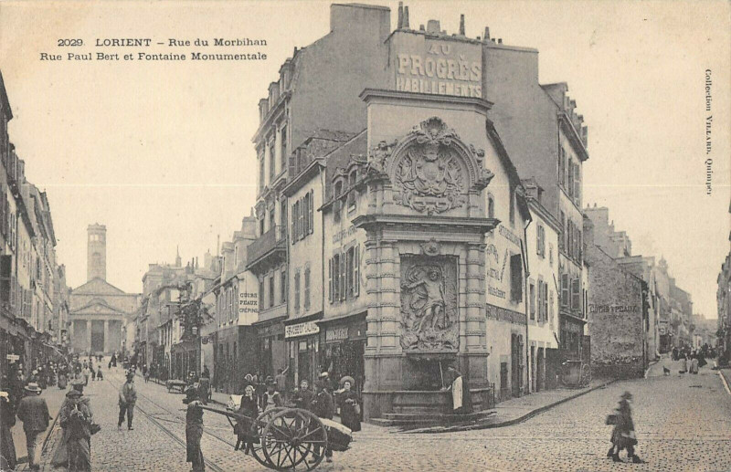 Carte postale ancienne Lorient Rue Du Morbihan Rue Paul Bert à Lorient