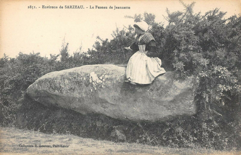 Carte postale ancienne Env.de Sarzeau Le Fuseau De Jeannette à Sarzeau