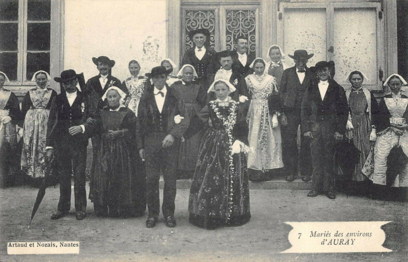 Carte postale ancienne Maries Des Environs D'Auray à Auray