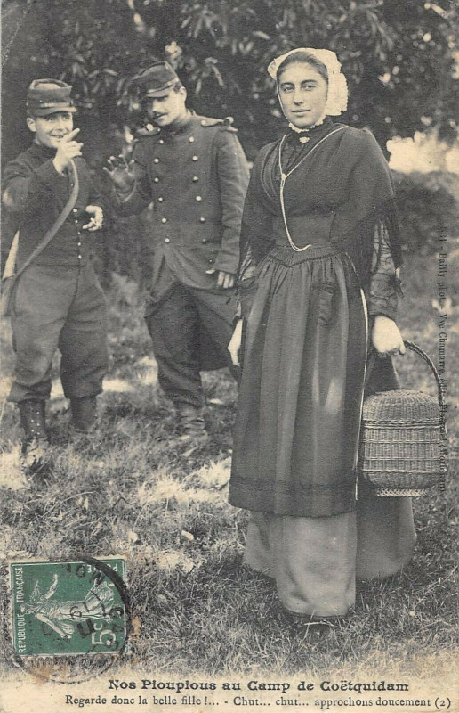 Carte postale ancienne Nos Pioupious Au Camp De Coetquidan