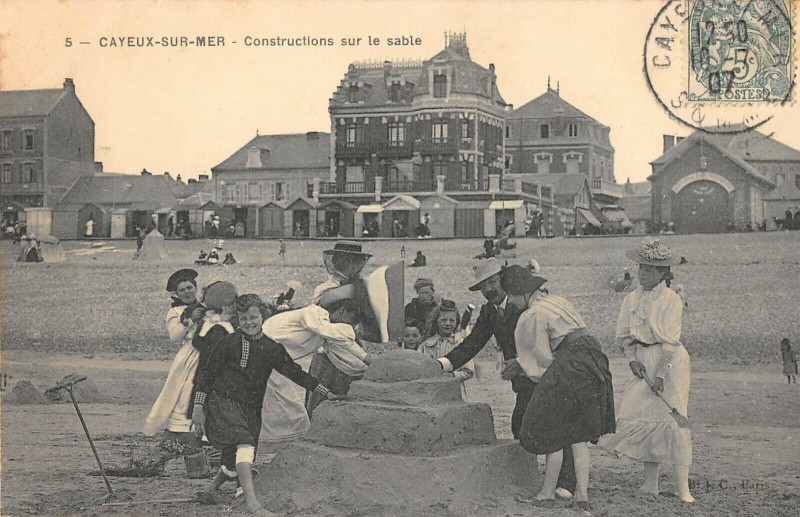 Carte postale ancienne Cayeux Sur Mer Constructions Sur Le Sable à Cayeux-sur-Mer