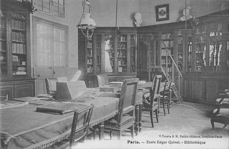 Carte postale ancienne Ecole Edgar Quinet - Bibliothèque à Paris 9e