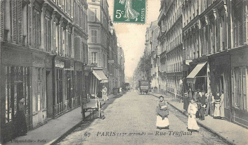 Carte postale ancienne Rue Truffaut à Paris 17e