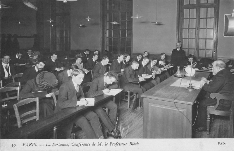 Carte postale ancienne Paris Ve La Sorbonne Conference De M.le Professeur Bloch à Paris 5e