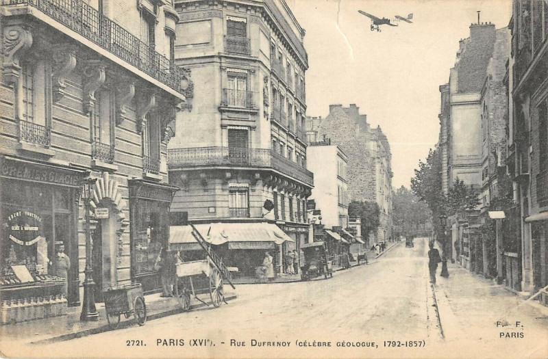 Carte postale ancienne Rue Dufrenoy à Paris 16e