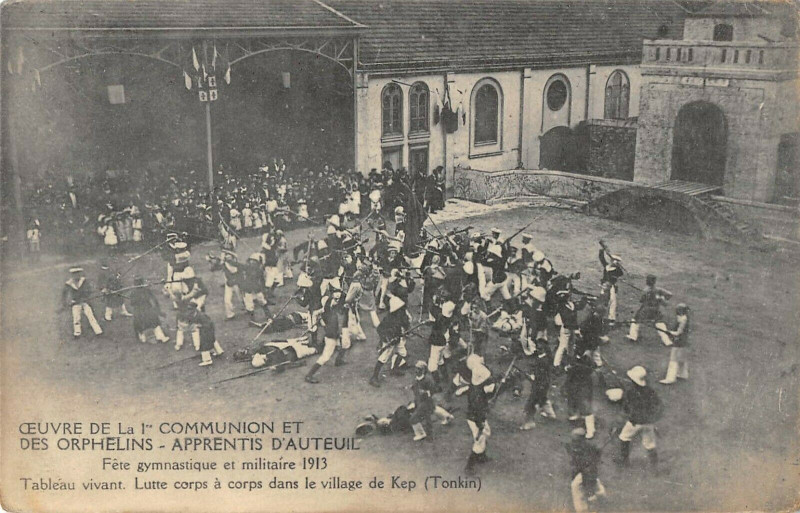 Carte postale ancienne Oeuvre de la Ière Communion et des Orphelins - Apprentis d'Auteuil - Fête gymnastique et militaire à Paris 16e