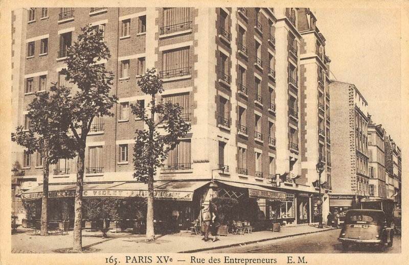 Carte postale ancienne Rue des Entrepreneurs à Paris 15e
