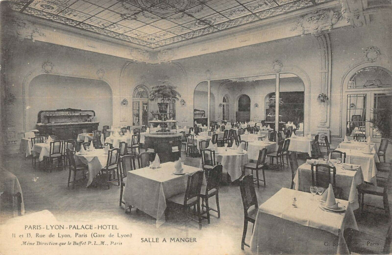 Carte postale ancienne Paris-Lyon Palace-Hôtel - rue de Lyon - Salle à manger à Paris 12e