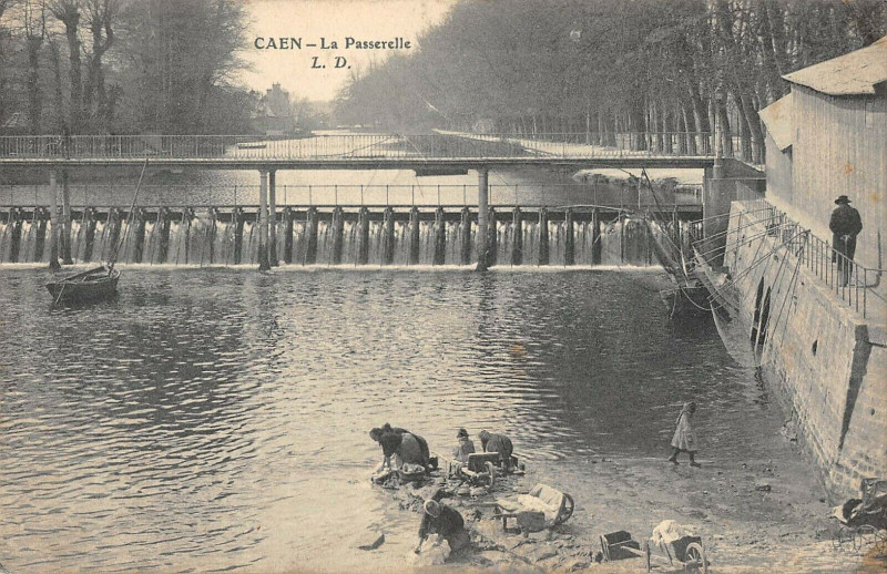 Carte postale ancienne Caen La Passerelle à Caen