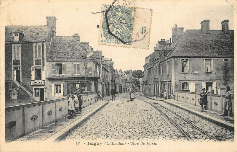 Carte postale ancienne Isigny Rue De Paris