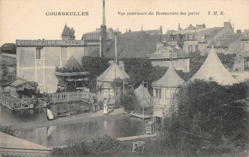 Carte postale ancienne Courseulles Vue Interieure Du Restaurant Des Parc (cliché pas courant