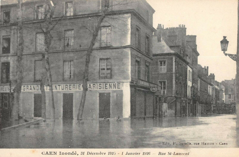 Carte postale ancienne Caen Inonde Rue Saint Laurent à Caen