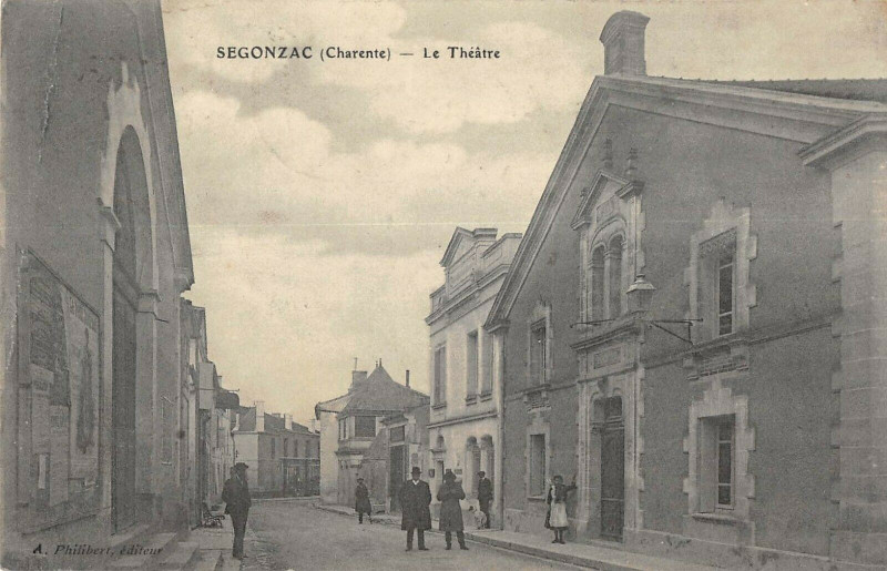 Carte postale ancienne Segonzac Le Theatre à Segonzac