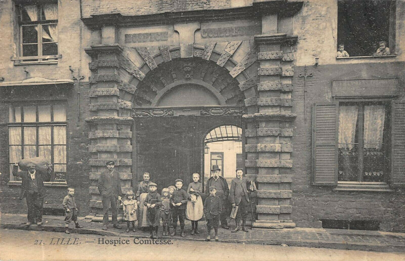 Carte postale ancienne Lille Hospice Comtesse à Lille