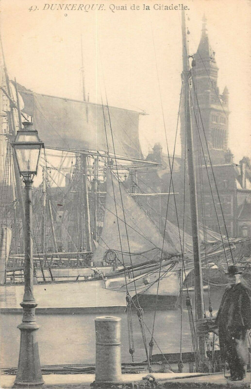 Carte postale ancienne Dunkerque Quai De La Citadelle à Dunkerque