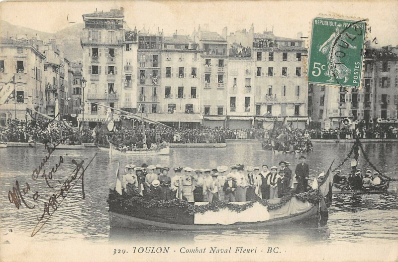 Carte postale ancienne Toulon Combat Naval Fleuri à Toulon