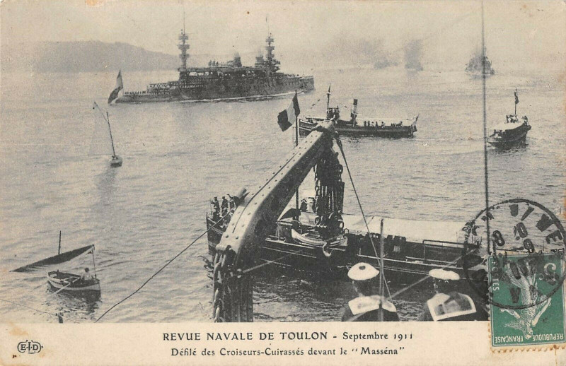 Carte postale ancienne Revue Nationale De Toulon 1911 Defile Des Croiseurs Cuirasses Massena à Toulon