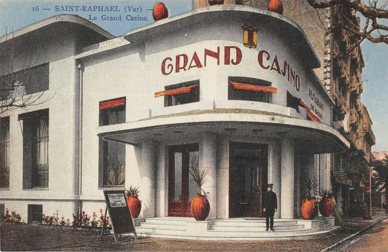 Carte postale ancienne Saint Raphael Le Casino