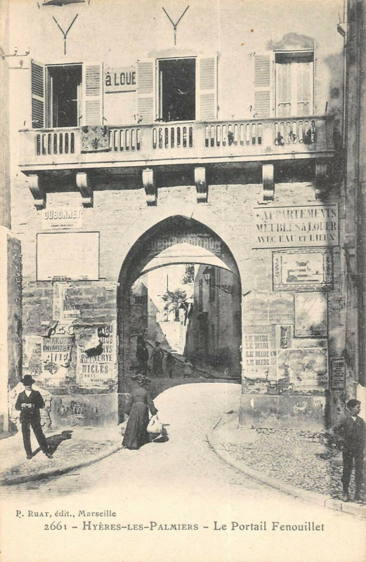 Carte postale ancienne Hyeres Les Palmiers Le Portail Fenouillet à Hyères