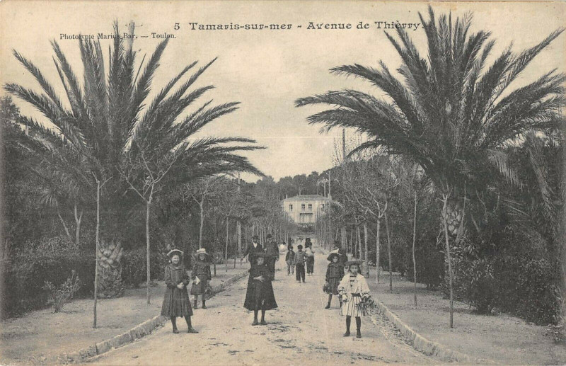 Carte postale ancienne Tamaris Sur Mer Avenue De Thierry