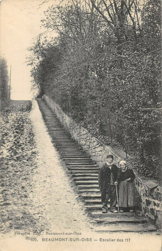 Carte postale ancienne Beaumont Sur Oise Escalier Des 117 à Beaumont-sur-Oise