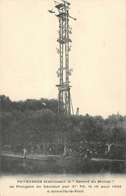 Carte postale ancienne Joinville Le Pont Peyrusson Etablissant Le Record Du Monde De Plongeon à Joinville-le-Pont