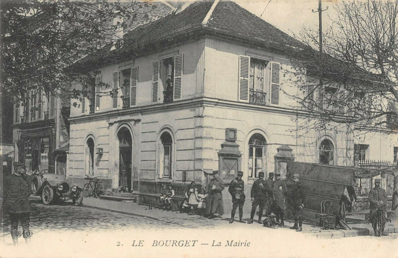 Carte postale ancienne Le Bourget La Mairie au Bourget