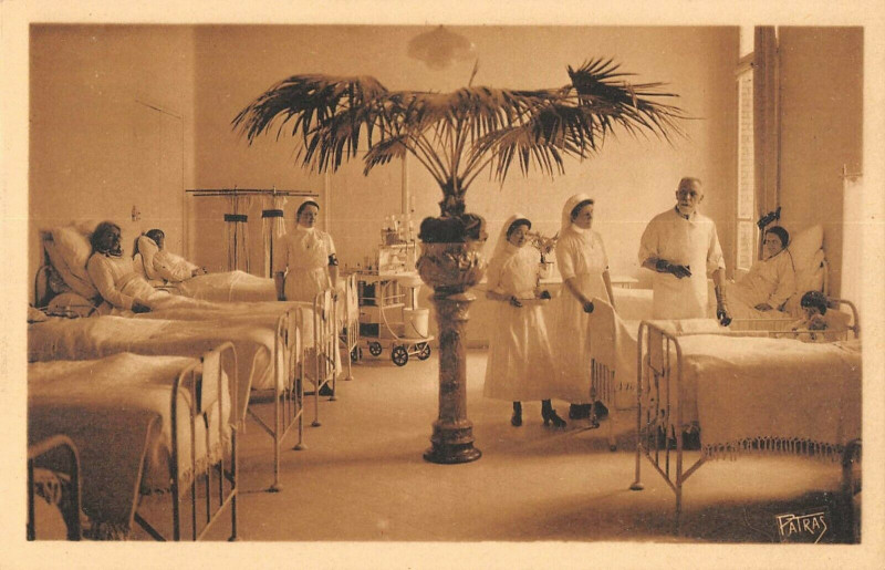 Carte postale ancienne Paris XIIIe Hopital Ecole Blesses Militaires Salle Marie Madeleine à Paris 13e