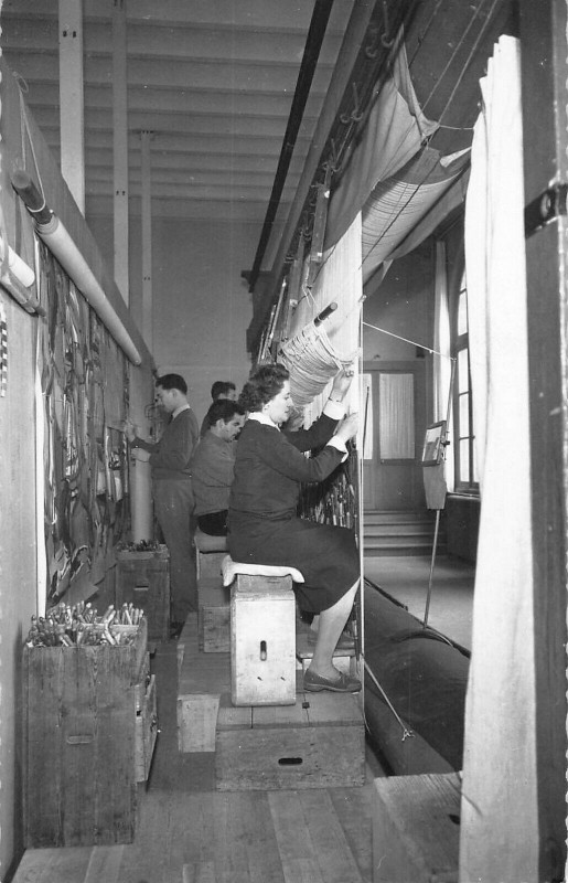 Carte postale ancienne Manufacture des Gobelins - Atelier de Haute-Lisse à Paris 13e