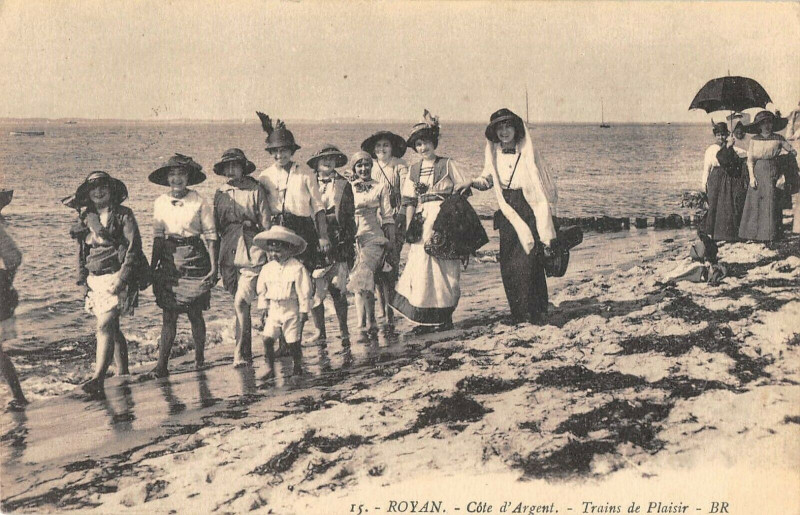 Carte postale ancienne Royan Trains De Plaisir à Royan