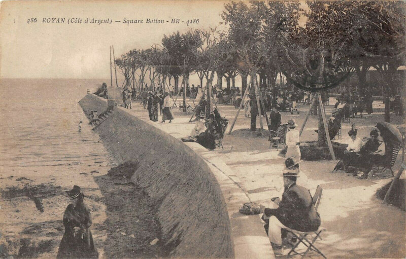 Carte postale ancienne Royan Square Square Botton à Royan