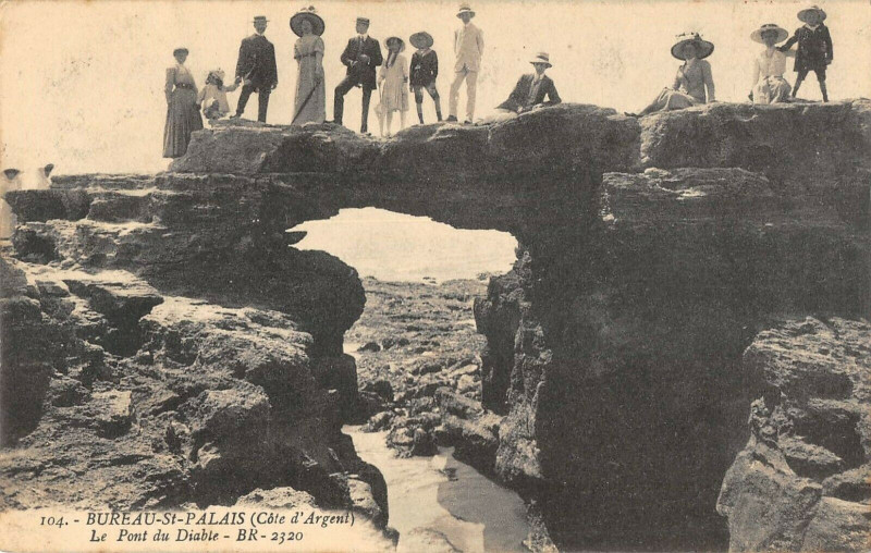 Carte postale ancienne Bureau Saint Palais Le Pont Du Diable