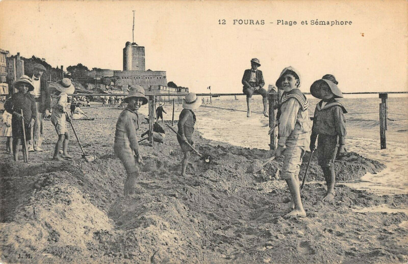 Carte postale ancienne Fouras Plage Et Semaphore à Fouras