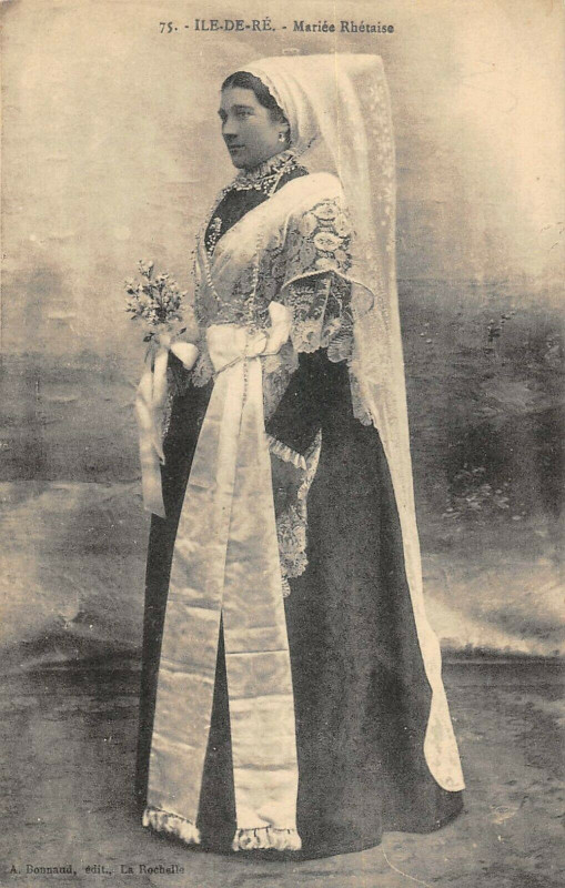Carte postale ancienne Ile De Re Mariee Rhetaise