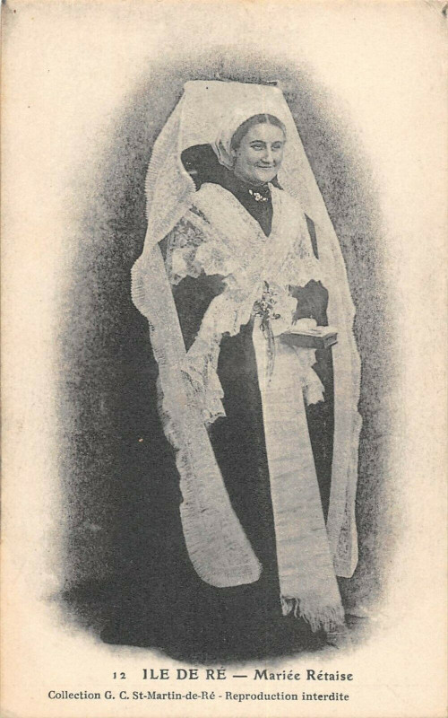 Carte postale ancienne Ile De Re Mariee Rhetaise