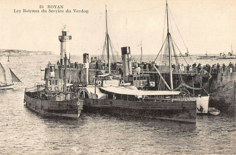 Carte postale ancienne Royan Les Bateaux Du Service Du Verdon à Royan