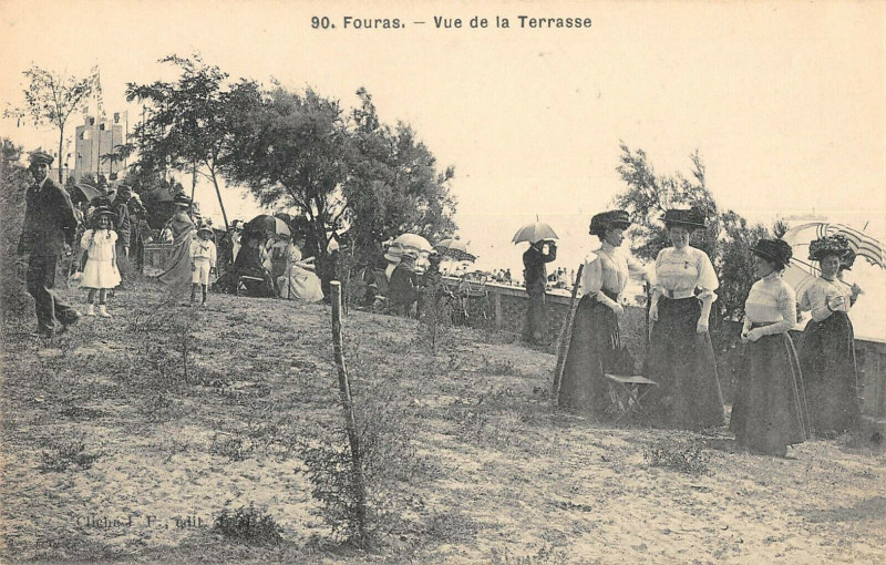 Carte postale ancienne Fouras Vue De La Terrasse à Fouras