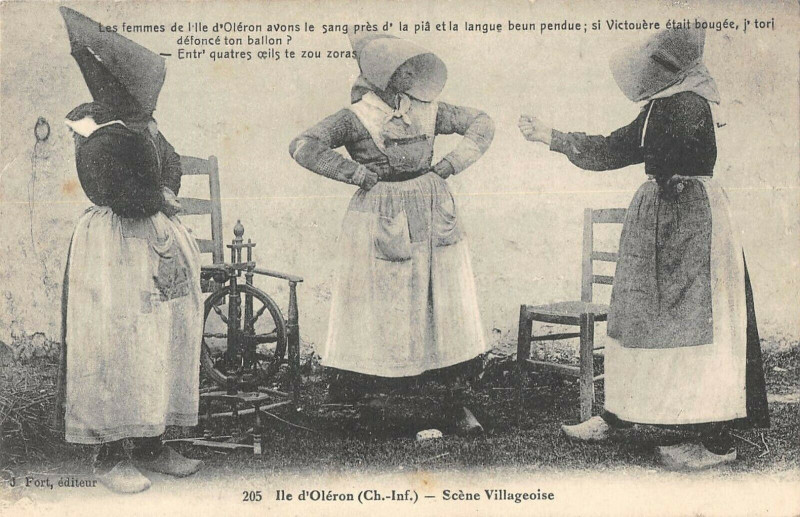 Carte postale ancienne Ile D'Oleron Scene Villageoise