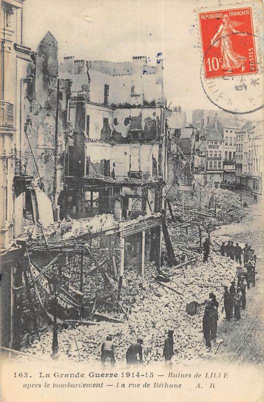 Carte postale ancienne Lille La Rue De Bethune à Lille