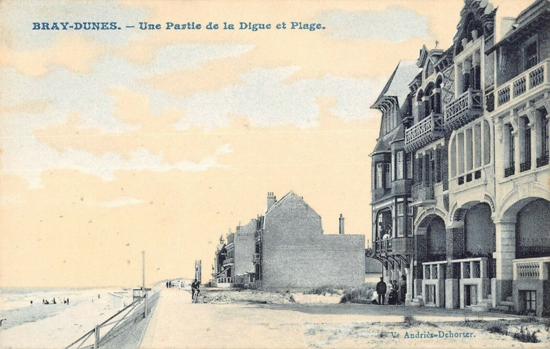 Carte postale ancienne Bray Dunes Une Partie De La Digue Et Plage à Bray-Dunes