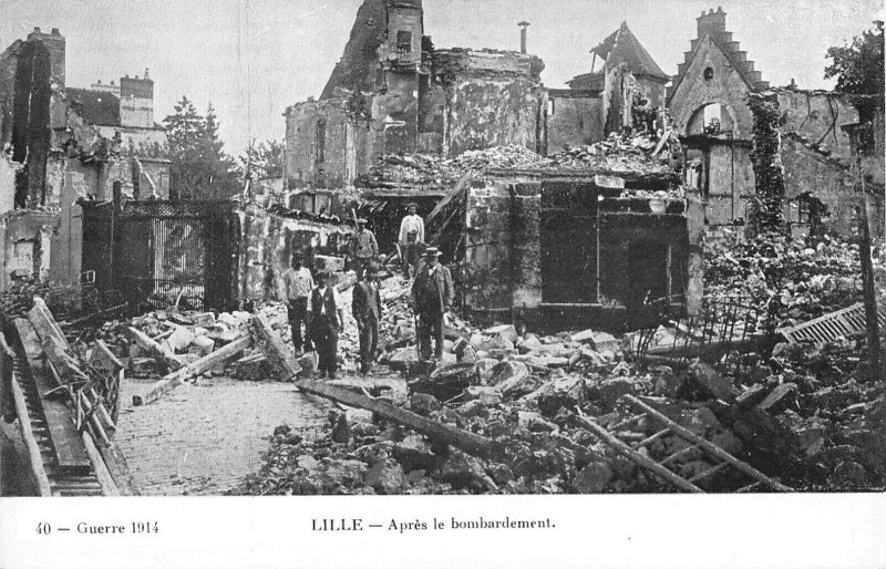 Carte postale ancienne Lille Apres Le Bombardement à Lille