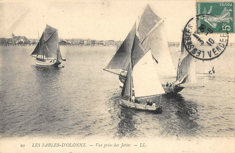 Carte postale ancienne Les Sables D'Olonne Vue Prise Des Jetees aux Sables-d'Olonne