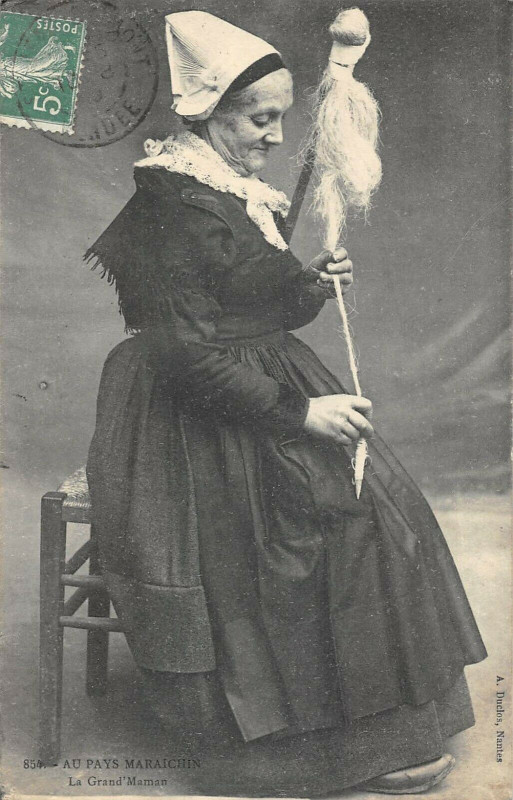Carte postale ancienne Au Pays Maraichin La Grand Maman