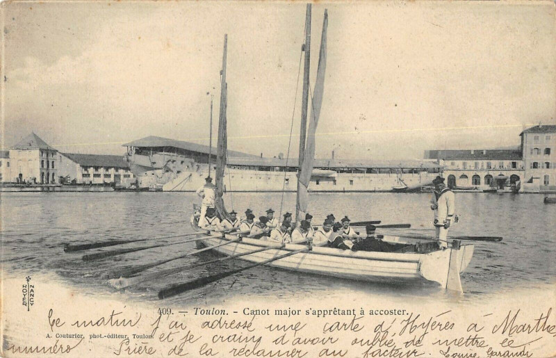 Carte postale ancienne Toulon Canot Major S'Appretant A Accoster à Toulon