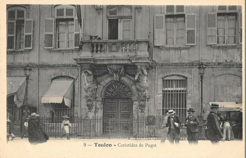 Carte postale ancienne Toulon Cariatydes De Puget à Toulon