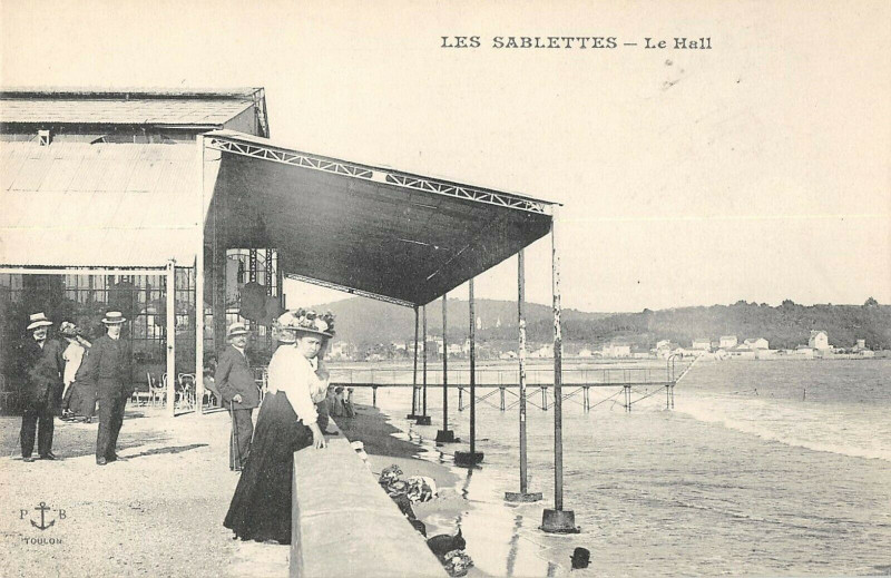 Carte postale ancienne Les Sablettes Le Hall