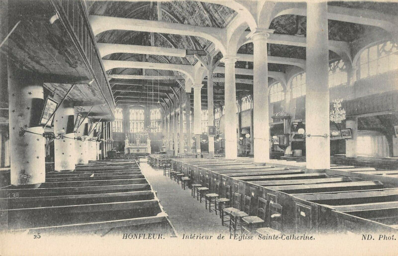 Carte postale ancienne Honfleur Interieur De L'Eglise Sainte-Catherine à Honfleur