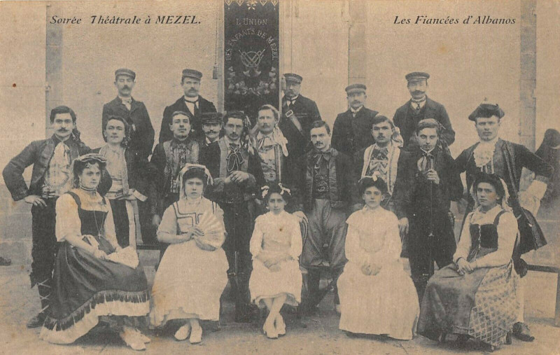 Carte postale ancienne Soiree Theatrale A Mezel Les Fiancees D'Albanos