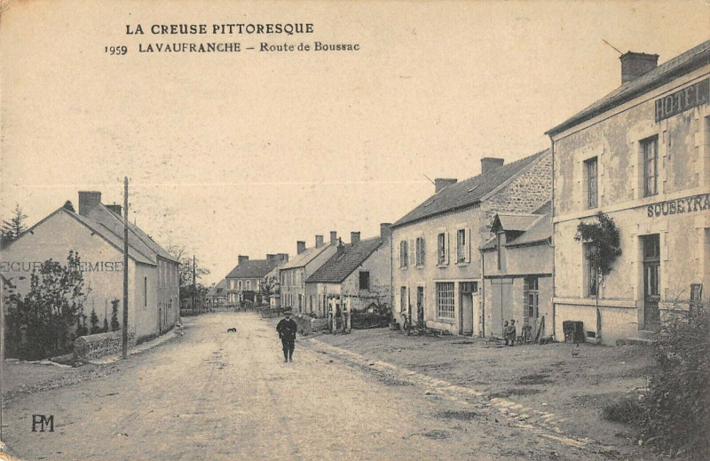 Carte postale ancienne Lavaufranche Route De Boussac à Lavaufranche