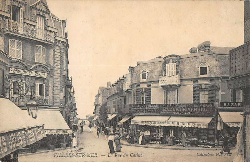 Carte postale ancienne Villers Sur Mer La Rue Du Casino à Villers-sur-Mer